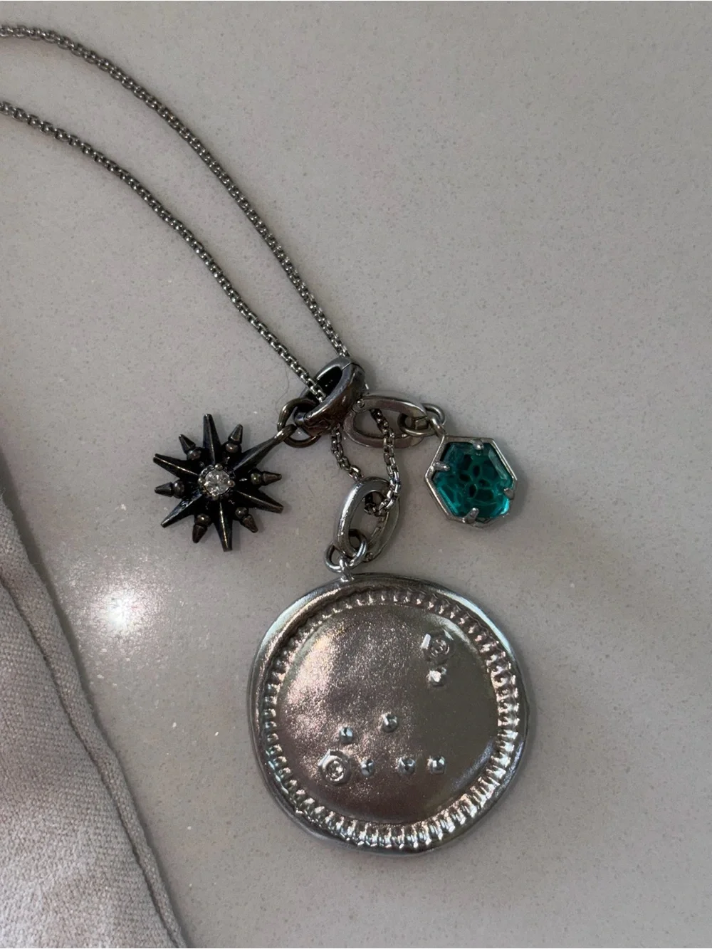 Kendra Scott Capricorn December charm Necklace pendant silver